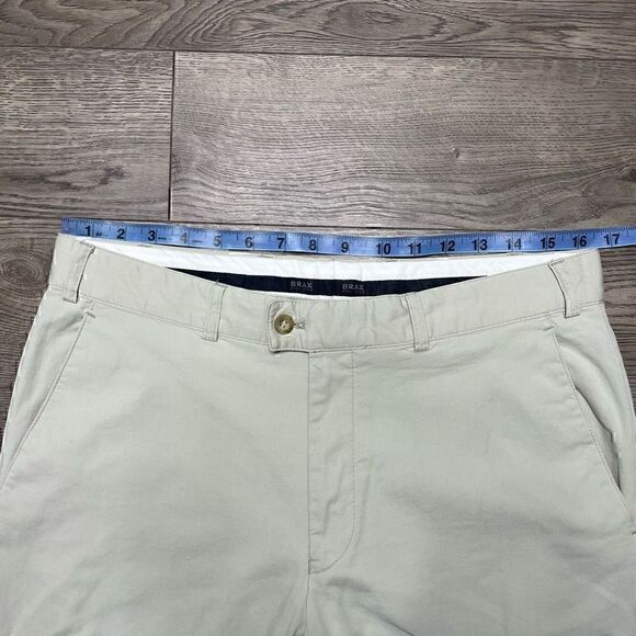 Brax Feel Good Mens Size 33x32 Chino Khakis Beige Dress Pants 31" Inseam - Picture 6 of 8